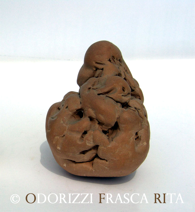 scultura_contemporanea_ceramica_ofri_serie_semi_titolo_maternita_abbracci_1_1990