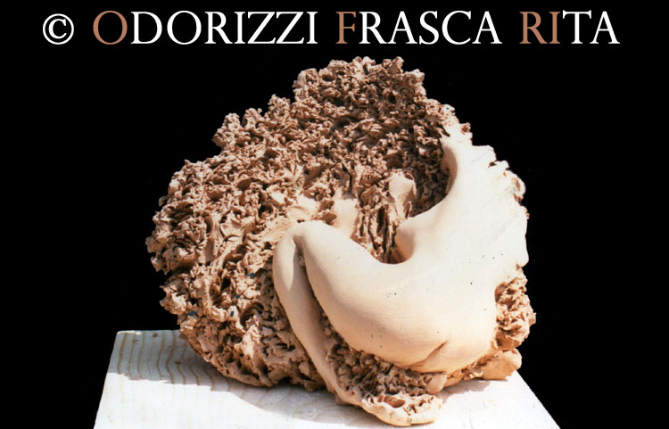 scultura_contemporanea_ofri_serie_radici_titolo_donna_terra_1990